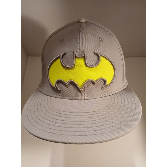 DC Comics Batman Neon Yellow One Size Fits Most Hat Gray Embroidered H3 - Picture 1 of 9